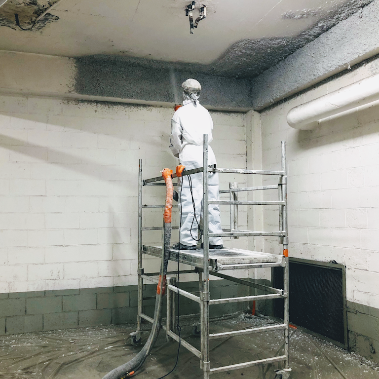 Travaux de flocage et isolation, vue 2